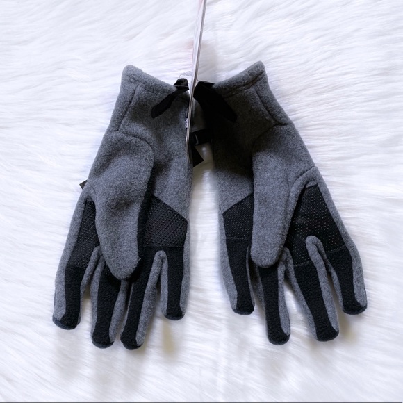 The North Face Men’s Fleece Patch Gloves - Picture 6 of 6